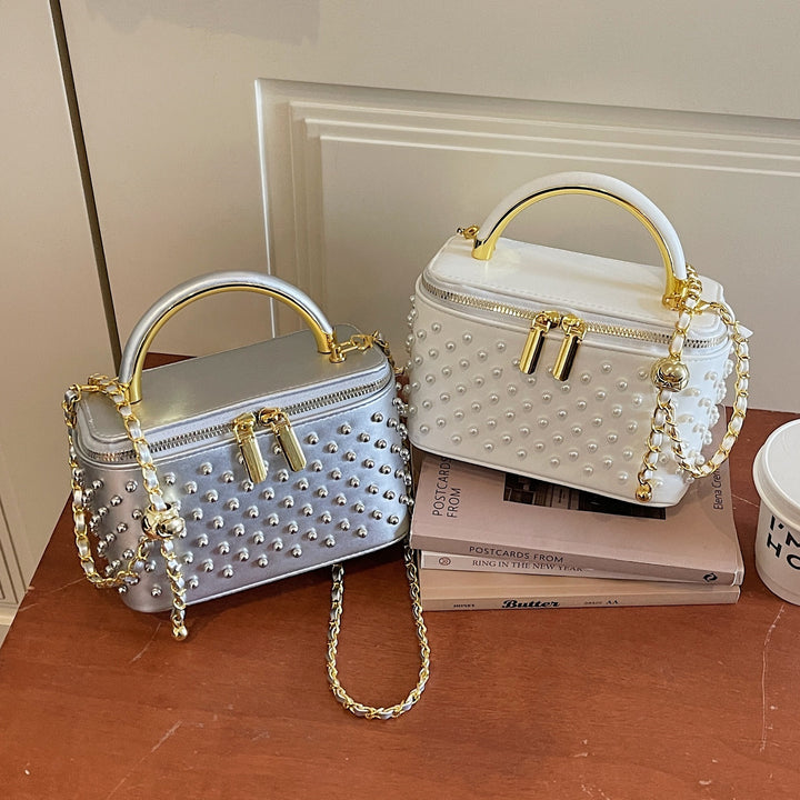 Damen modische Handtasche mit Nietenakzenten Nord Taschen