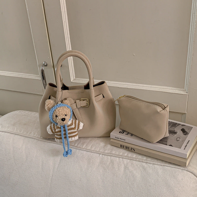 Damen modische Handtasche mit abnehmbarem Plüschanhänger Nord Taschen