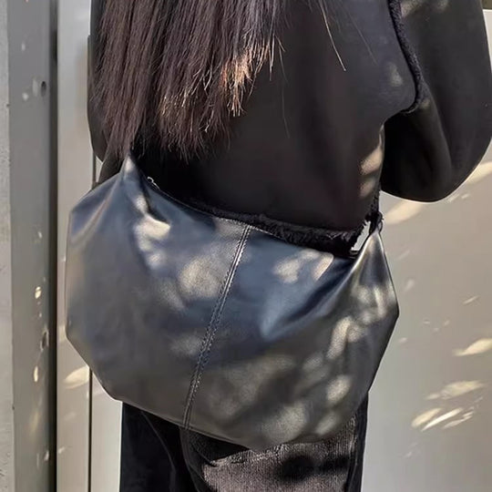 Damen elegante Hobo-Tasche mit geschwungenen Linien und verstellbarem Schulterriemen Nord Taschen