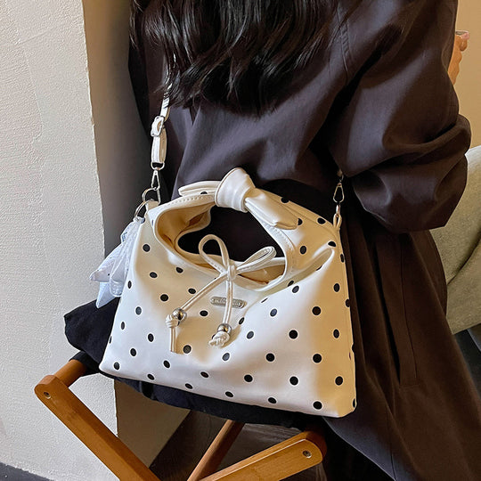 Damen Beuteltasche mit elegantem Punktedesign Nord Taschen