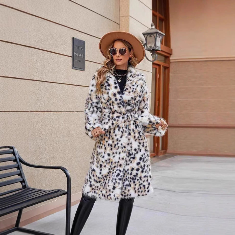 Damen Midi-Kunstpelzmantel mit Leopardenprint, tailliertem Bindegürtel und Schalkragen Nord Taschen
