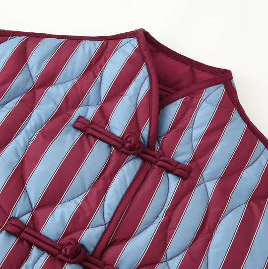Damen Gepolsterte Jacke mit Stehkragen, Streifen‑Steppung und Knotenverschlüssen Nord Taschen