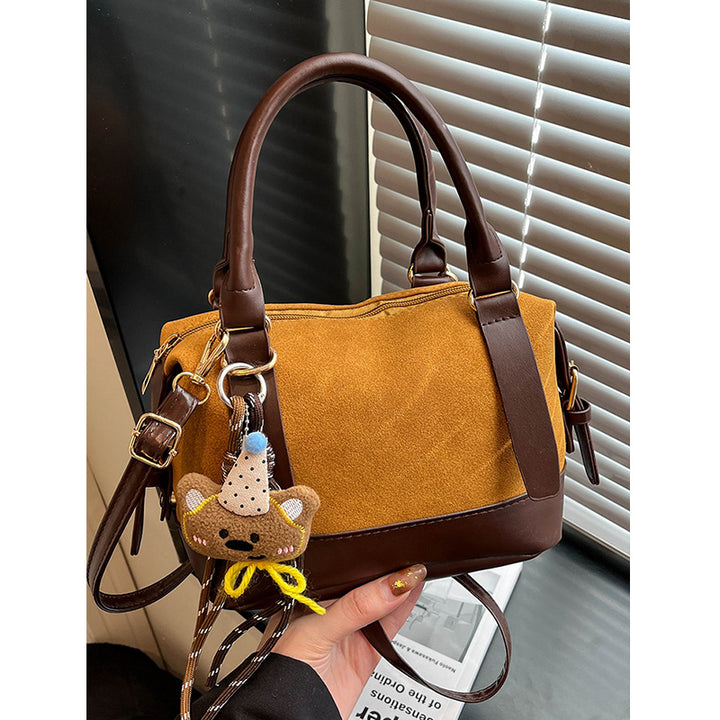 Damen Handtasche mit charmantem Tier-Anhänger und zwei Trageoptionen Nord Taschen