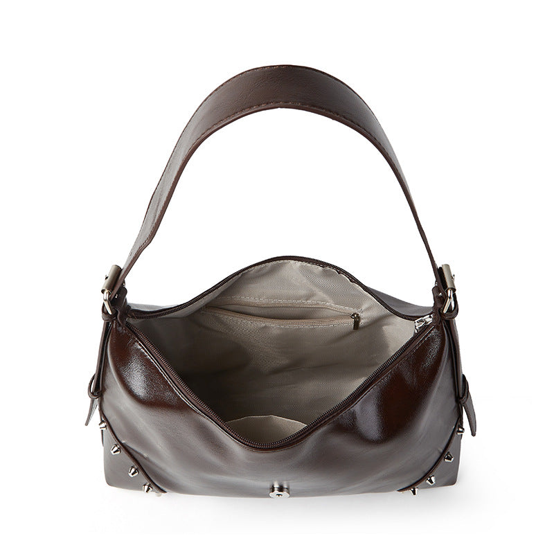 Damen Tasche mit dekorativen Nieten und elegantem Schnallenverschluss Nord Taschen
