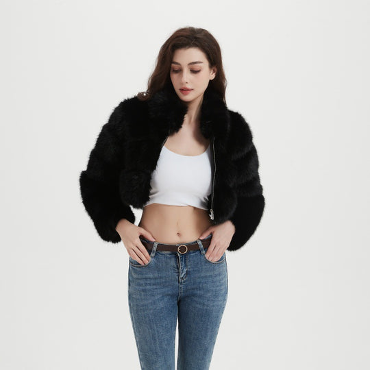 Damen Cropped Kunstpelzjacke mit horizontalen Volumenpaneelen, Steh-Umlegekragen und Reißverschluss Nord Taschen