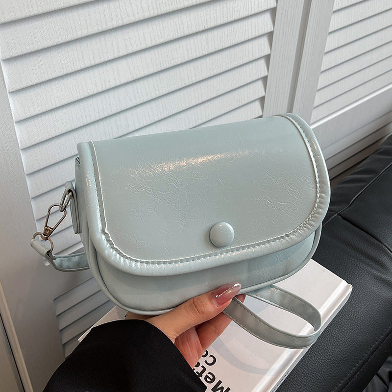 Damen Umhängetasche mit eleganter Klappöffnung und verstellbarem Schultergurt Nord Taschen