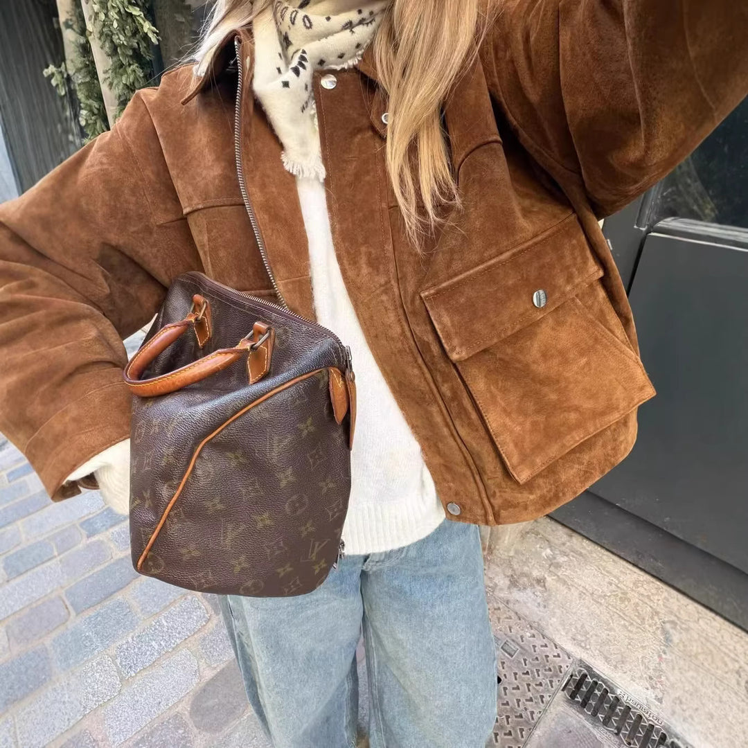 Damen Kurze Boxy-Jacke in Wildlederoptik mit Funnelkragen und großen Klappentaschen Nord Taschen