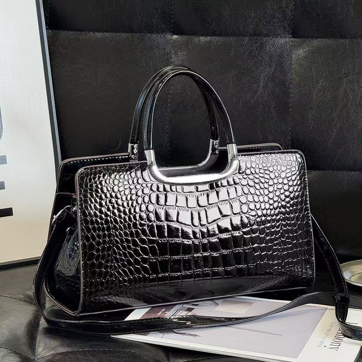 Damen Handtasche im trendigen Krokodil-Look von Nord Taschen