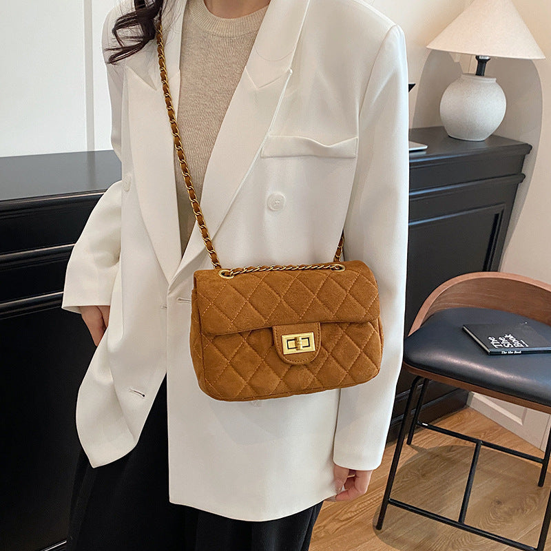 Damen elegante Umhängetasche mit schickem Kettenakzent Nord Taschen