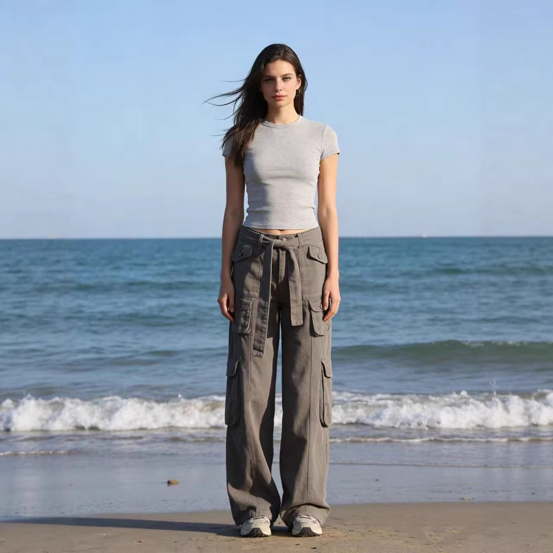 Damen weite Cargo-Hose mit hoher Taille, Bindegürtel und mehreren aufgesetzten Klappentaschen Nord Taschen