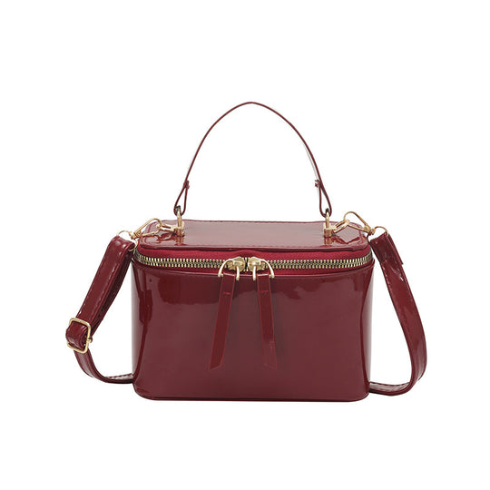 Damen moderne Handtasche mit glänzender Lackoberfläche und abnehmbarem Schulterriemen Nord Taschen