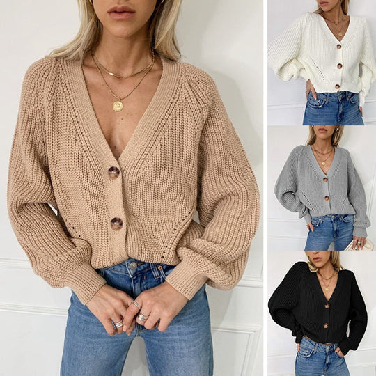 Damen Grobstrickjacke mit eleganten Knopfdetails und überschnittenen Schultern