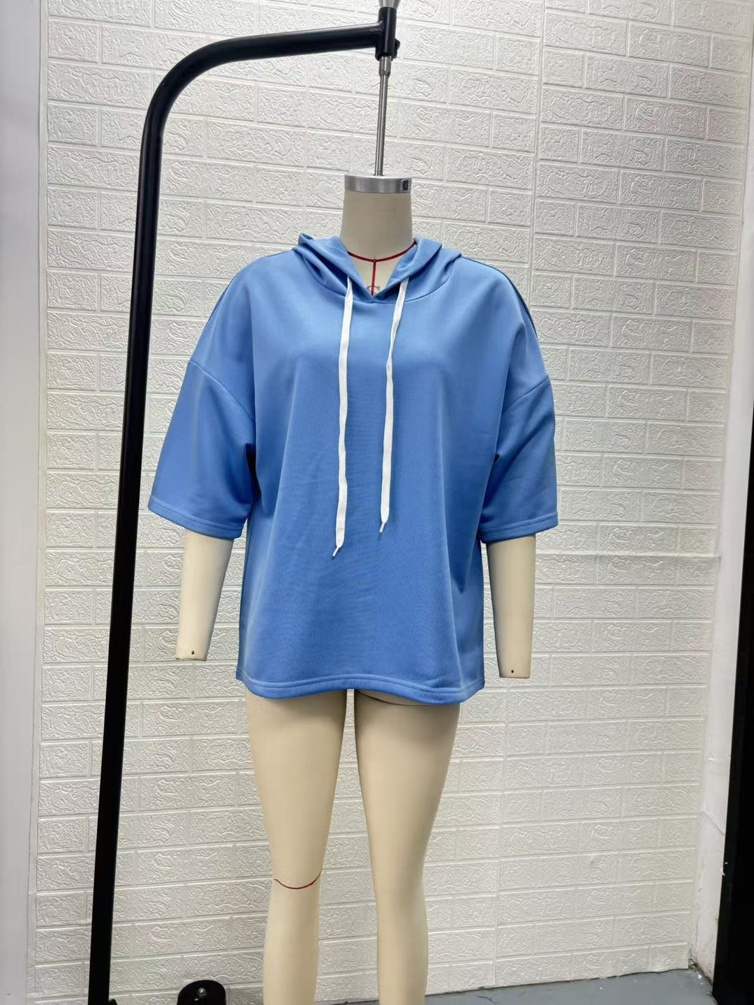 Damen Kurzarm-Oversize-Hoodie mit Kapuze und Kontrastkordel Nord Taschen