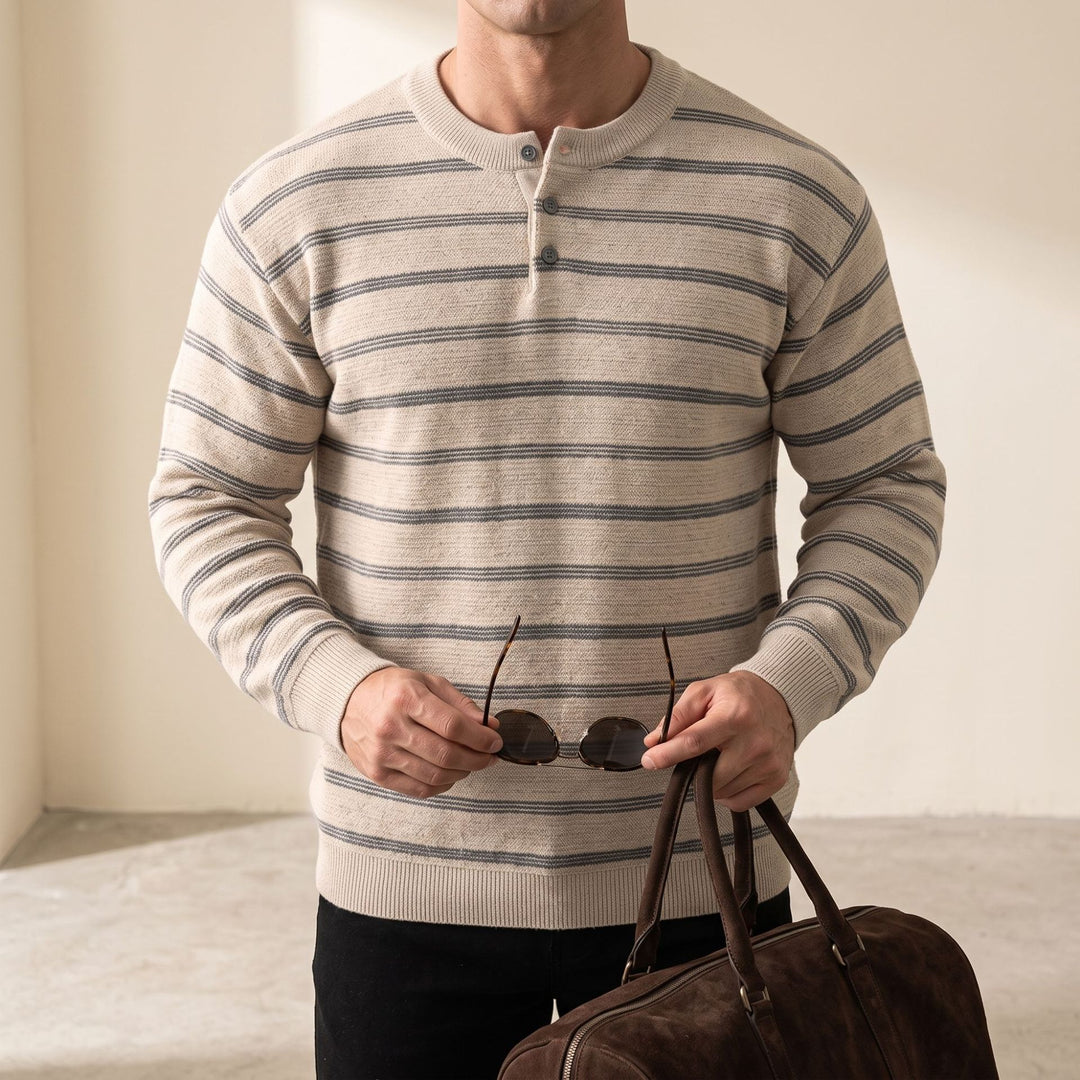 Herren Henley‑Strickpullover mit feiner Struktur und horizontalen Streifen Nord Taschen