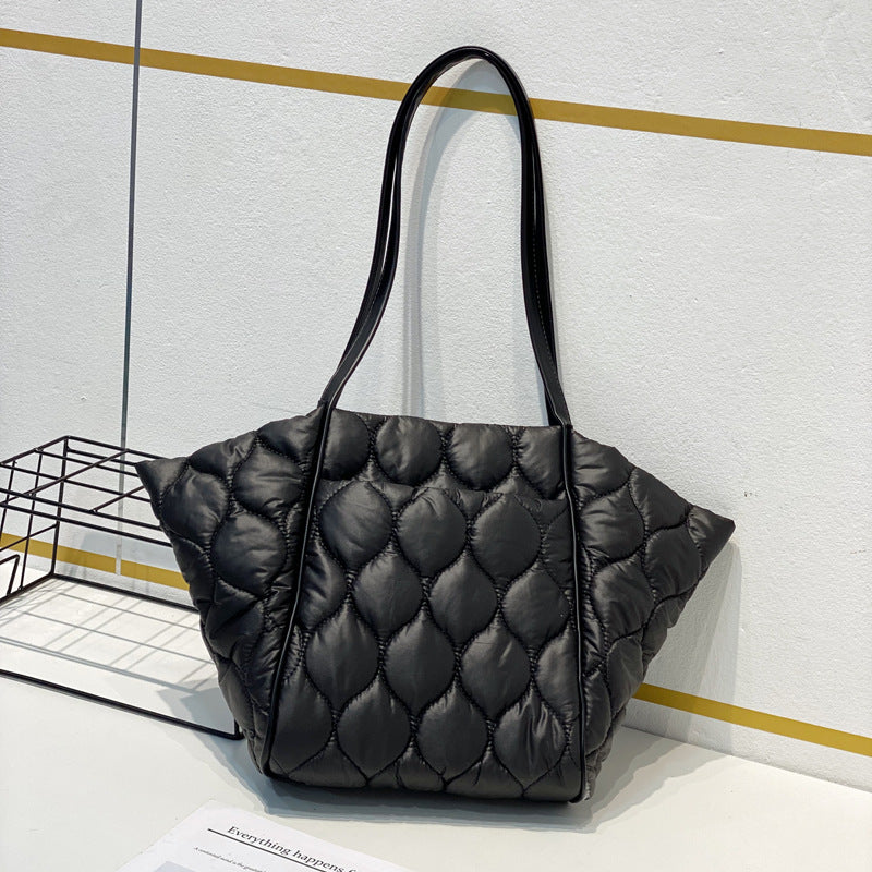 Damen Einkaufstasche mit geometrischem Steppmuster Nord Taschen