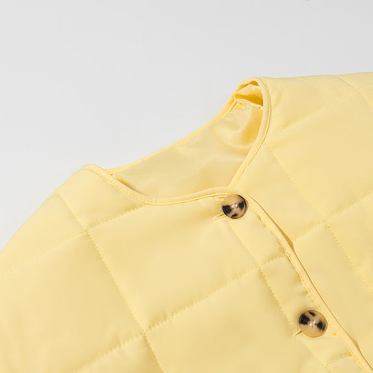 Damen Leichte gesteppte Kurzjacke mit Rundhalsausschnitt und aufgesetzten Taschen Nord Taschen