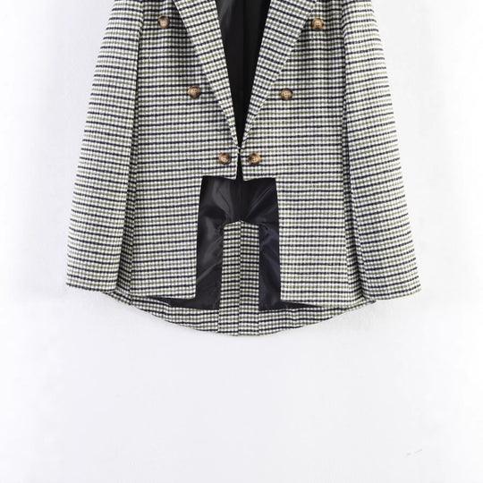 Damen Karo-Blazer mit asymmetrischem Cropped-Vorderteil und Holzknöpfen Nord Taschen