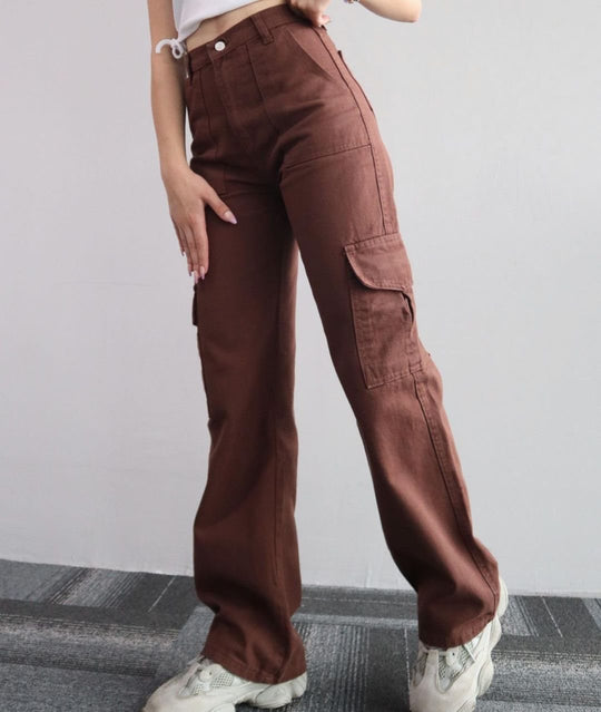 Damen High-Waist-Cargohose aus Twill mit aufgesetzten Klappentaschen und weitem Bein Nord Taschen