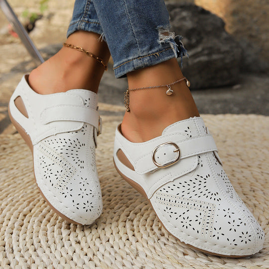 Damen geschlossene Clogs mit dekorativen Lochmustern und eleganter Schnalle Nord Taschen