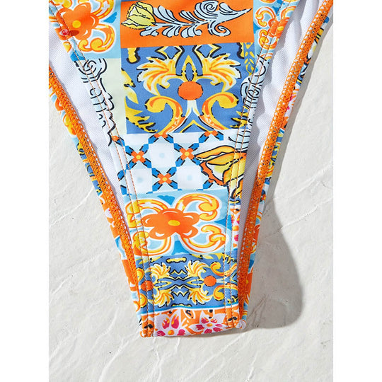 Damen Triangel-Bikini-Set mit verspielt floralem Muster und verstellbaren BindNord Taschenändern