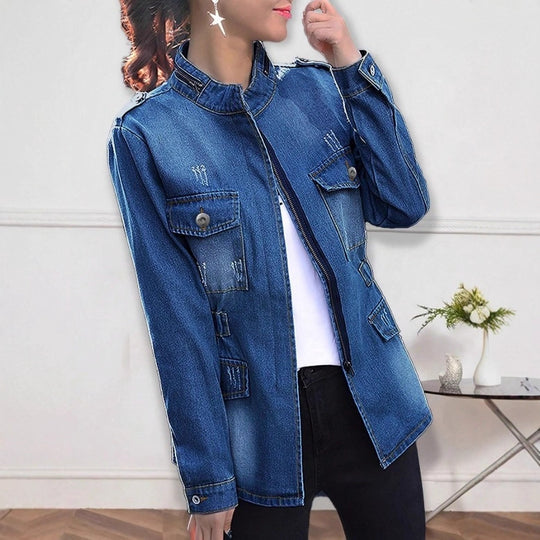 Damen taillierte Denim‑Jacke mit Stehkragen, vier Pattentaschen und leicht ausgestelltem Saum Nord Taschen