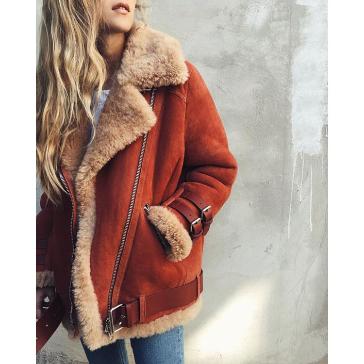 Damen Kurzjacke im Fliegerstil mit abgesetztem Fellkragen und verstellbaren Schnallen Nord Taschen