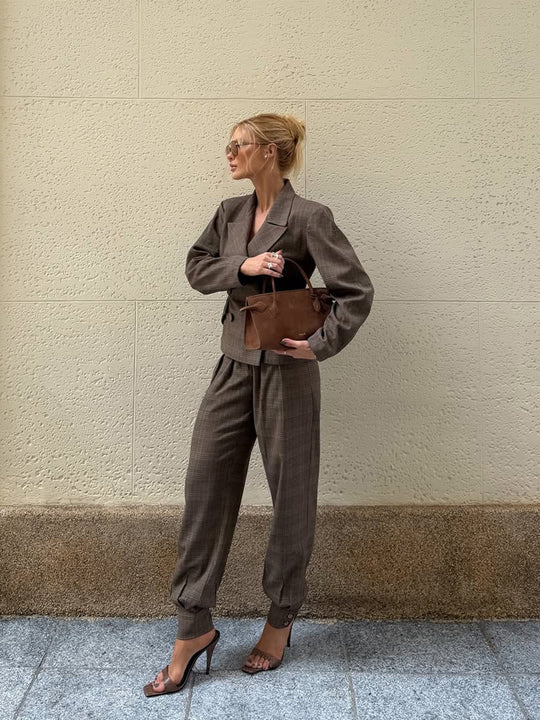 Damen Taillierter zweiteiliger Blazer- und Hosenanzug im Glencheck-Muster Nord Taschen