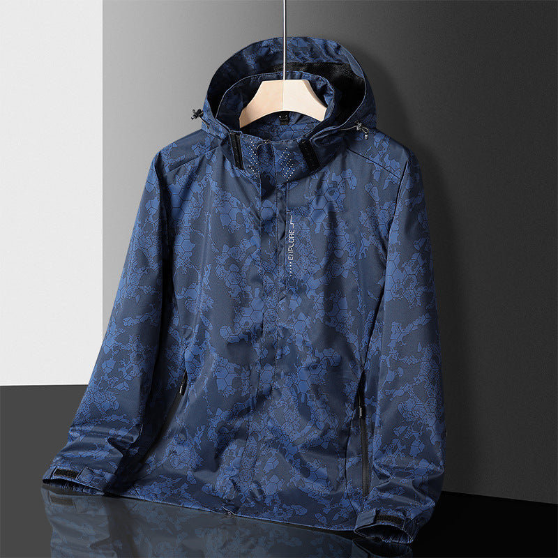 Herren leichter wasserdichter Softshell‑Hoodie mit Kapuze und Tarn‑Hex‑Alloverprint Nord Taschen