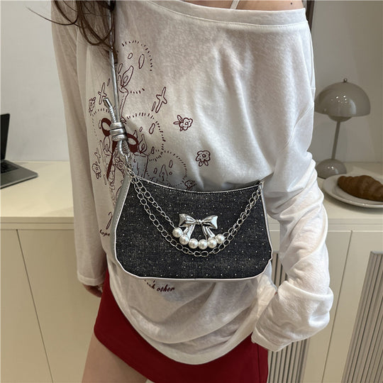 Damen Umhängetasche mit eleganter Perlenverzierung und schimmerndem Kettenakzent Nord Taschen