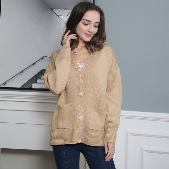 Damen Feiner Oversize-Strickcardigan mit V-Ausschnitt, Knopfleiste und aufgesetzten Eingrifftaschen Nord Taschen