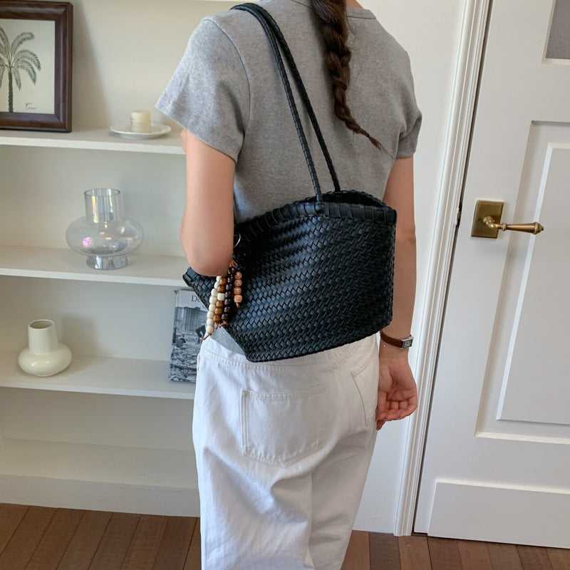 Damen geflochtene Schultertasche mit modischem Anhänger Nord Taschen