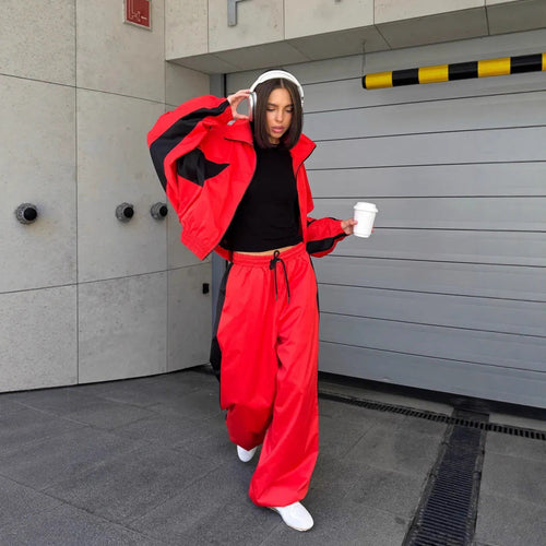 Damen Sportliches Set mit lässiger Jacke und breiten Hosen Nord Taschen