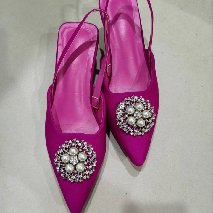 Damen Sling-Pumps mit eleganter Brosche