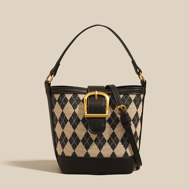 Damen Umhängetasche mit modernem Karomuster und eleganter Schnalle Nord Taschen