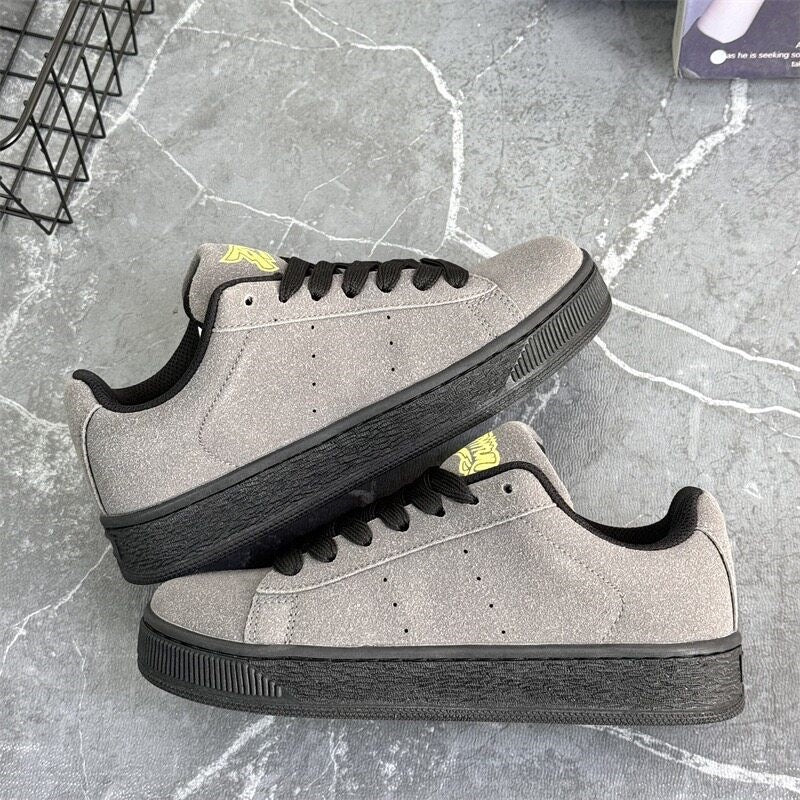 Herren Sportliche Sneakers aus Wildleder Nord Taschen