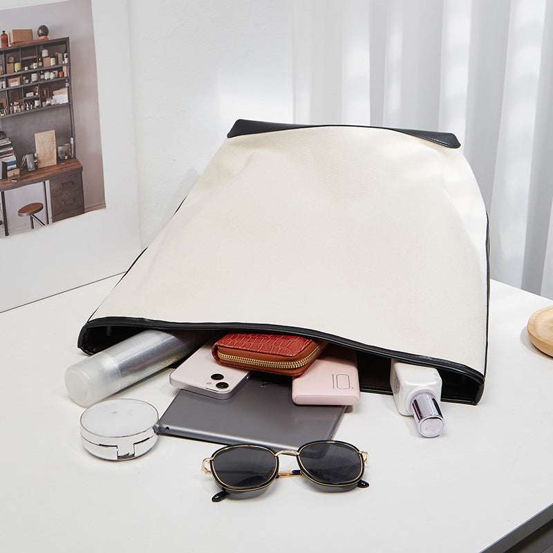 Damen Baumwoll-Leder Schultertasche mit eleganten Details Nord Taschen