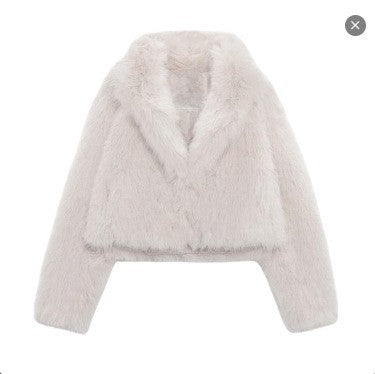 Damen Cropped Kunstpelz-Kurzjacke mit extravoluminösem Schalkragen Nord Taschen