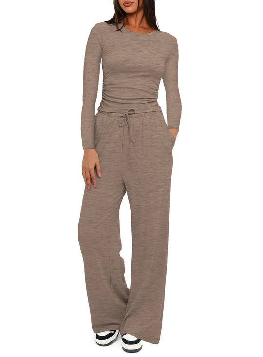 Damen Figurnahe Langarmshirt mit seitlicher Raffung und weiter Tunnelzug-Jogginghose Nord Taschen