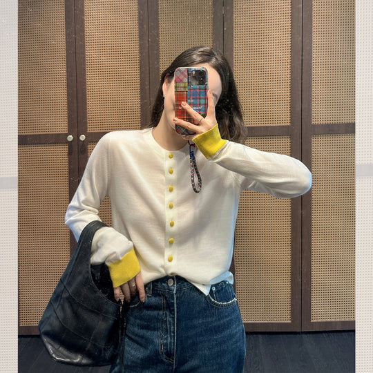 Damen Asymmetrischer Feinstrick-Cardigan mit Kontrastknöpfen und Daumenlochbündchen Nord Taschen