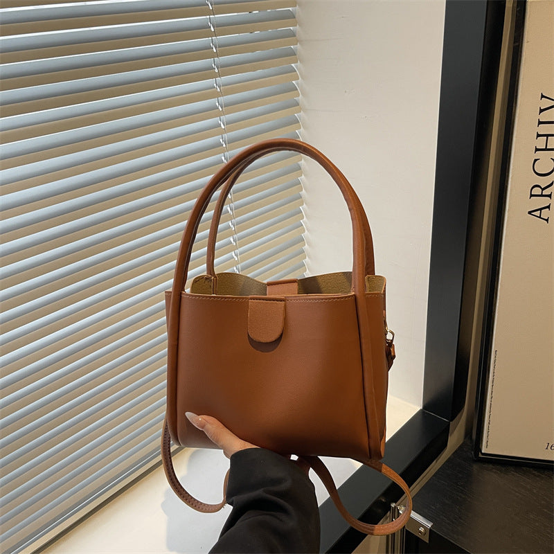 Damen elegante Mini-Handtasche mit praktischem Klappverschluss Nord Taschen