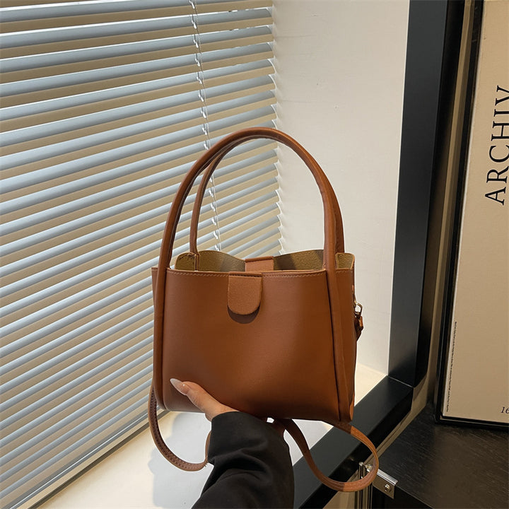 Damen elegante Mini-Handtasche mit praktischem Klappverschluss Nord Taschen