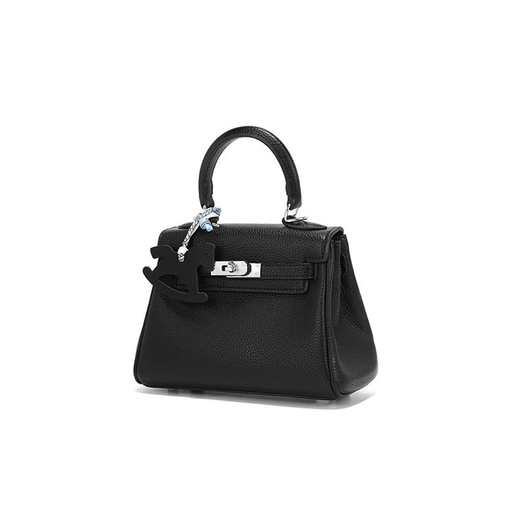 Damen Handtasche im zeitlosen Design mit edlem Schlüsselanhänger Nord Taschen
