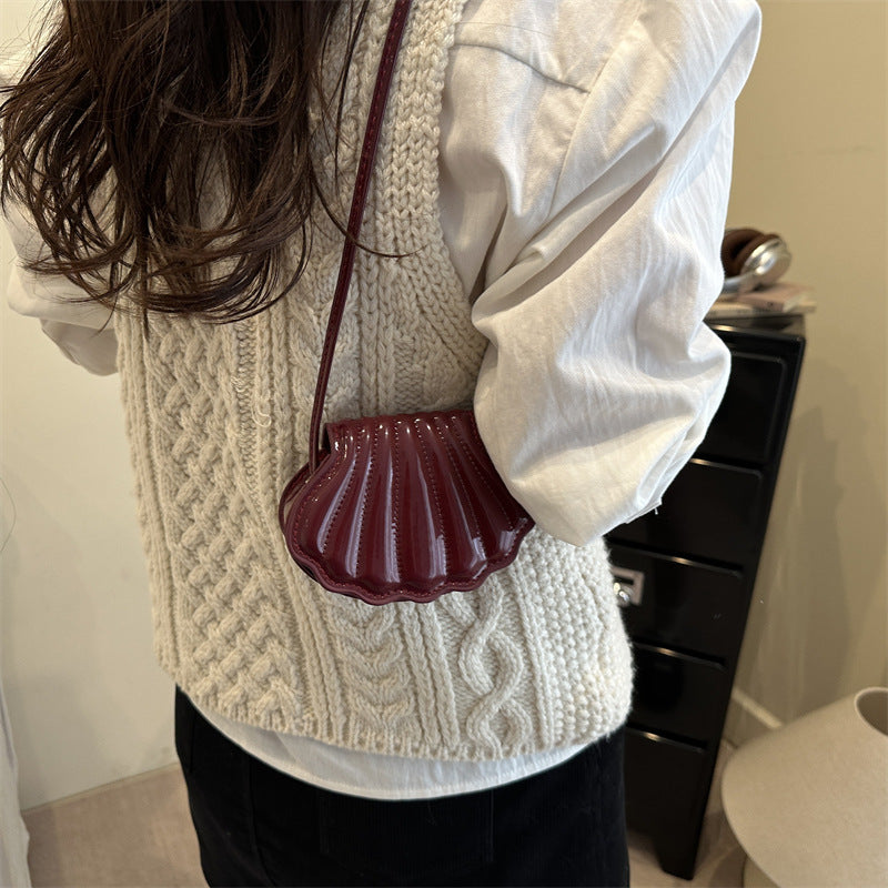 Damen Handtasche im stilvollen Muschel-Design Nord Taschen