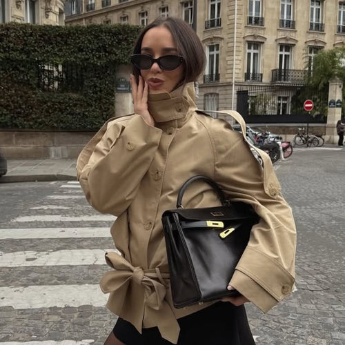 Damen Kurz-Trench mit hohem Stehkragen, doppelreihiger Knopfleiste & Taillengürtel Nord Taschen