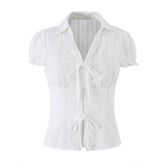 Damen Broderie-Anglaise Bluse mit Puffärmeln, Taillenbetonung und vorderer Bindung Nord Taschen