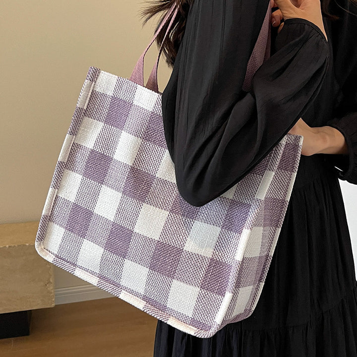 Damen Tragetasche mit lässiger Karomusterung und verspieltem Herzanhänger Nord Taschen