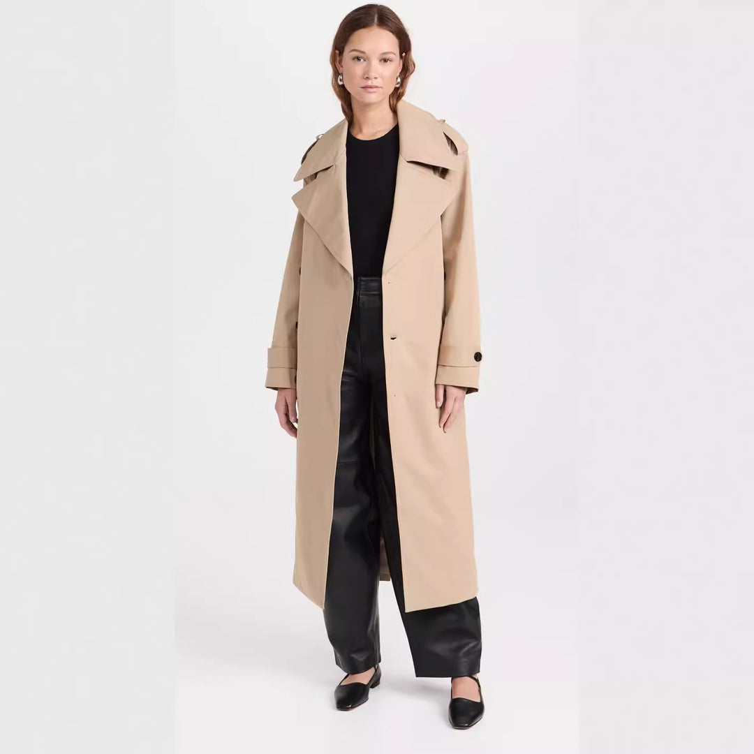 Damen Langer Trenchcoat aus Baumwollmix mit doppelreihiger Knopfleiste, Taillengürtel und Schulterklappen Nord Taschen