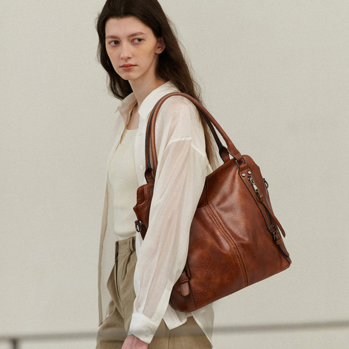 Damen Hobo-Tasche mit eleganten Tragegriffen und funktionalem Innenlayout Nord Taschen