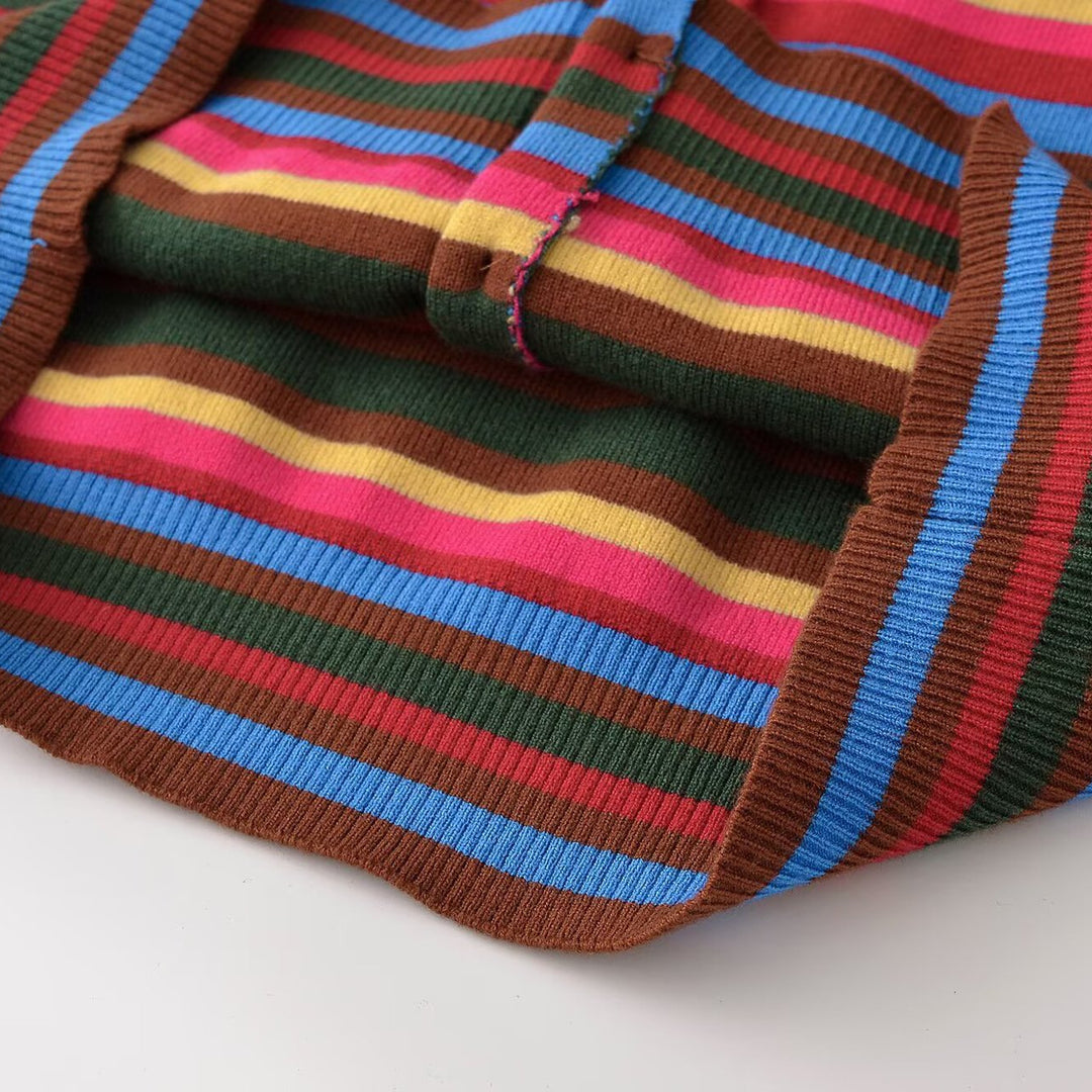 Damen Fein gestrickter Rundhals-Cardigan mit bunten Querstreifen und Perlmuttknöpfen Nord Taschen