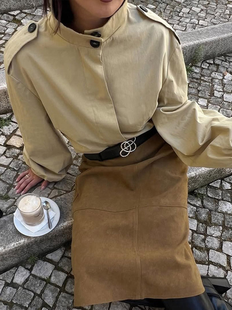 Damen Kurzbluse-Trench mit Stehkragen, Schulterpatten und Ballonärmeln Nord Taschen